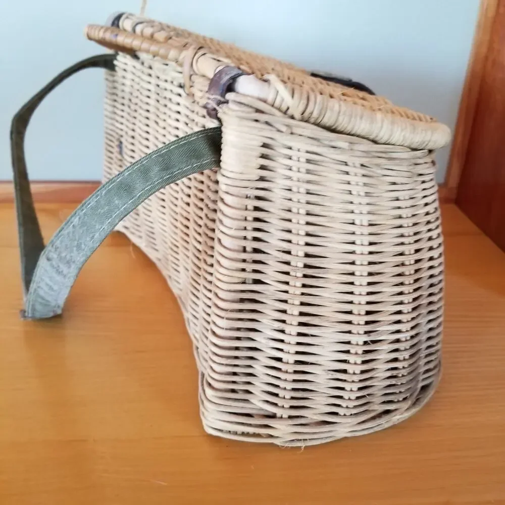 VTG Fly Fishing Creel Wicker & Leather Basket Fish Shape Buckle Cabin Decor 12x8